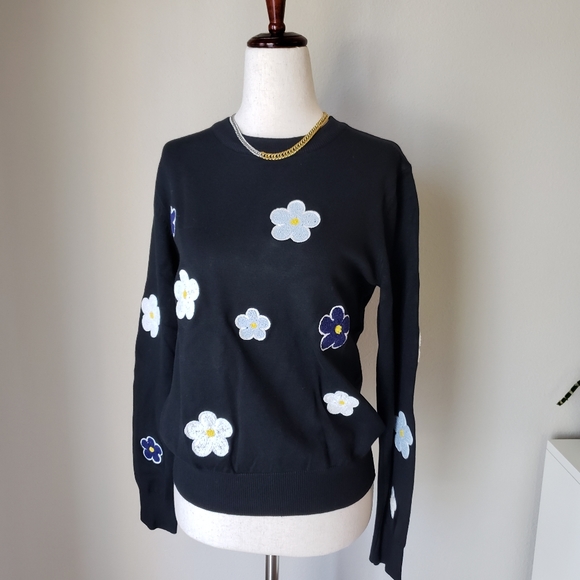Crewneck Pullover Sweater with Colorful Embroidered Daisy Flowers - Picture 13 of 13